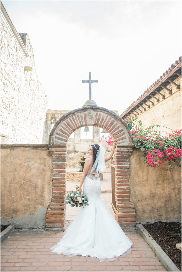 Bridal Portraits | Beautiful Bridal Bouquet | Light and Airy Wedding Photos | California Wedding Photographer | Brooke Bakken Photography | www.brookebakken.com