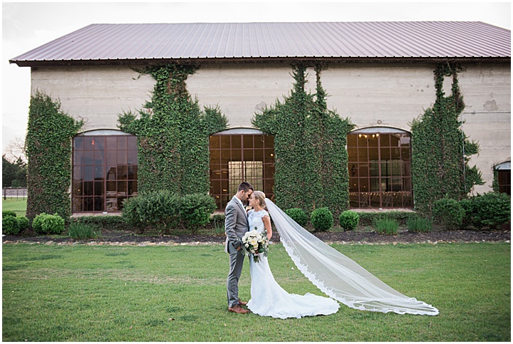 Houston, Texas Wedding | Bride and Groom Portraits | Texas Wedding Photographer | Brooke Bakken Photography | www.brookebakkenn.com