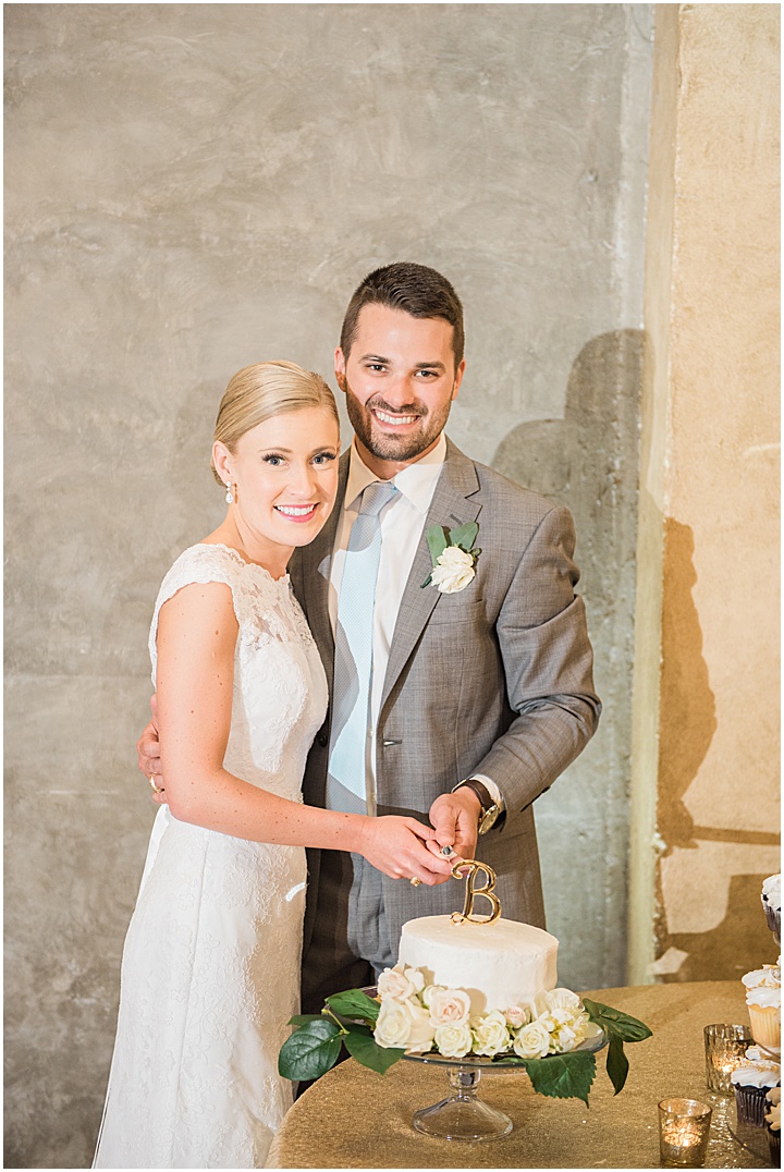 Houston, Texas Wedding | Bride and Groom Portraits | Wedding Cake | Texas Wedding Photographer | Brooke Bakken Photography | www.brookebakkenn.com