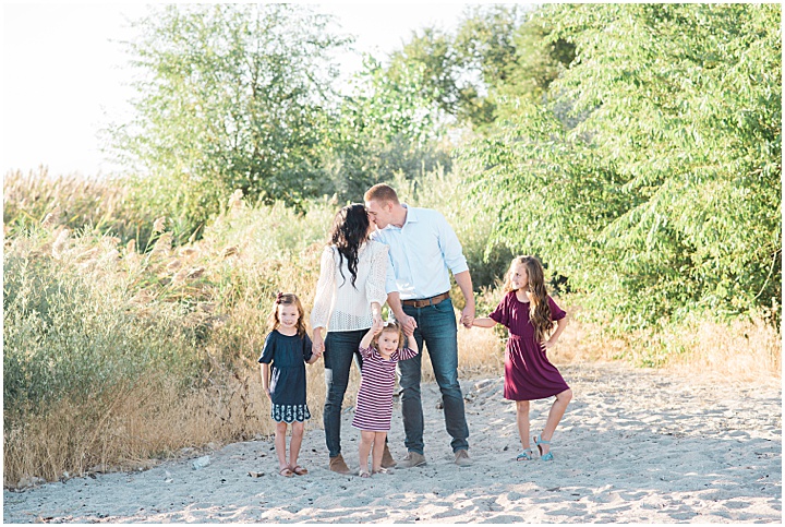 Family Pictures | Utah Lakee | Family Session | What to Wear | Family Photo Outfits | Utah County Family Photographer | Brooke Bakken Photography | www.brookebakken.com