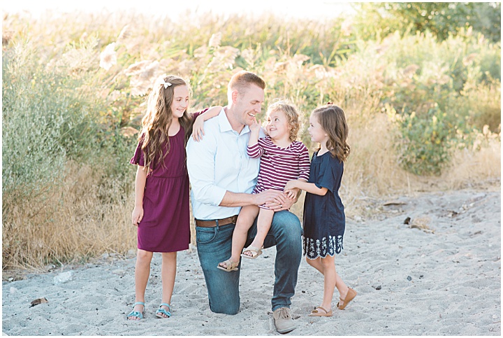 Family Pictures | Utah Lakee | Family Session | What to Wear | Family Photo Outfits | Utah County Family Photographer | Brooke Bakken Photography | www.brookebakken.com