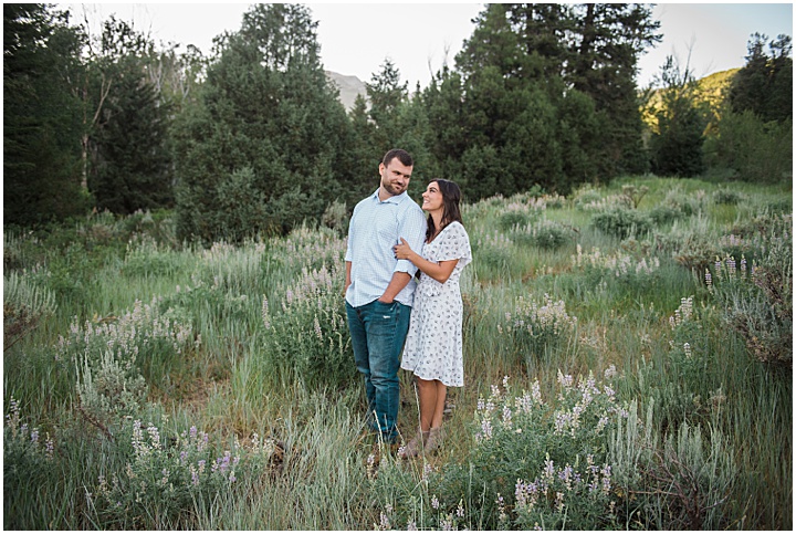 Mountain Engagement Photos | Mountain Engagement Photo Outfits | Tibble Fork Engagement Session | Engagement Photo Outfits | Utah Engagement Photos | Engagement Photo Poses | Wedding Photography | Utah Wedding Photographer | Brooke Bakken Photography | www.brookebakken.com