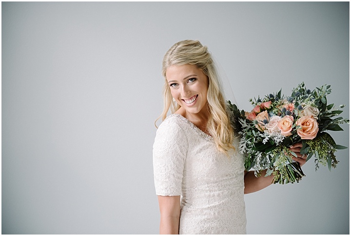 Wedding Bouquet | Bridal Bouquet | Wedding Flowers | Spring Wedding Colors | Summer Wedding Colors | Wedding Dress | Light and Airy Wedding | Bridal Session | Brooke Bakken Photography | www.brookebakken.com 