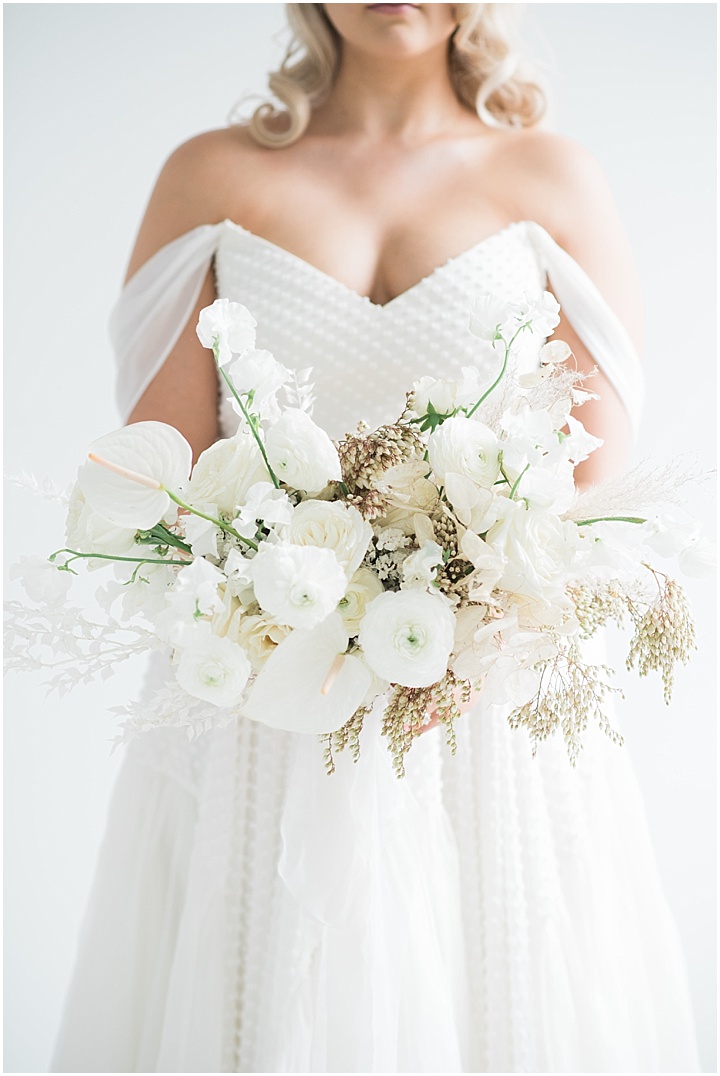 Wedding Bouquet | Bridal Bouquet | Wedding Flowers | Spring Wedding Colors | Summer Wedding Colors | Wedding Dress | Light and Airy Wedding | Bridal Session | Brooke Bakken Photography | www.brookebakken.com